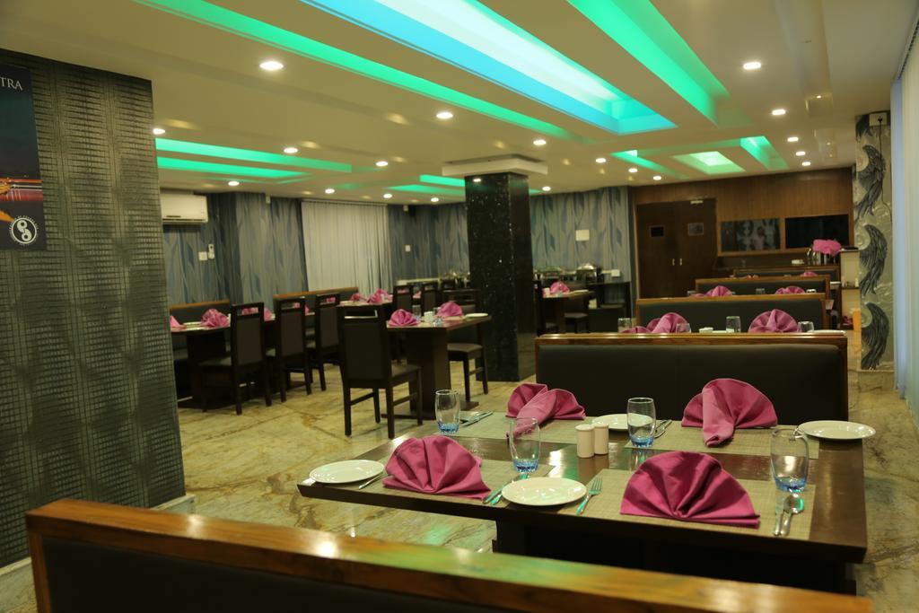 Hotel D' Sapphire กูวาฮาติ ภายนอก รูปภาพ