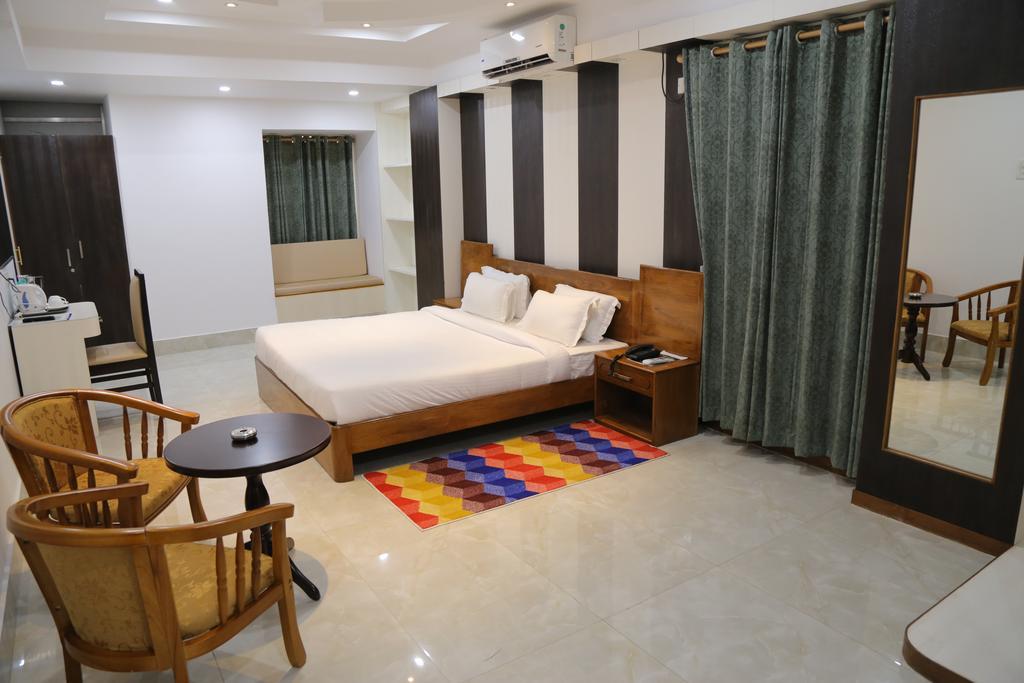 Hotel D' Sapphire กูวาฮาติ ภายนอก รูปภาพ