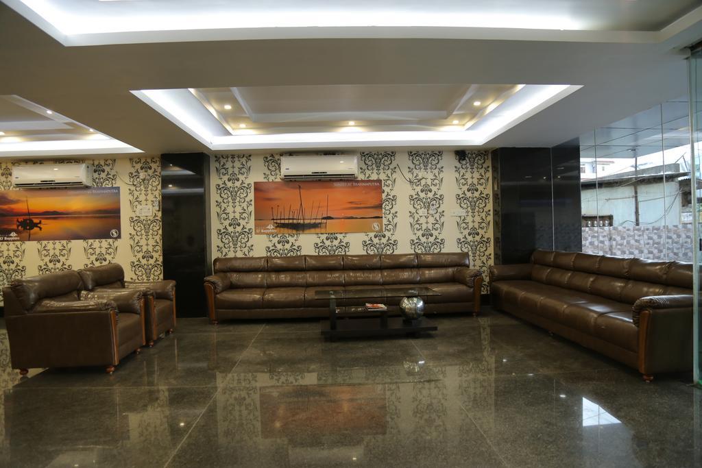 Hotel D' Sapphire กูวาฮาติ ภายนอก รูปภาพ