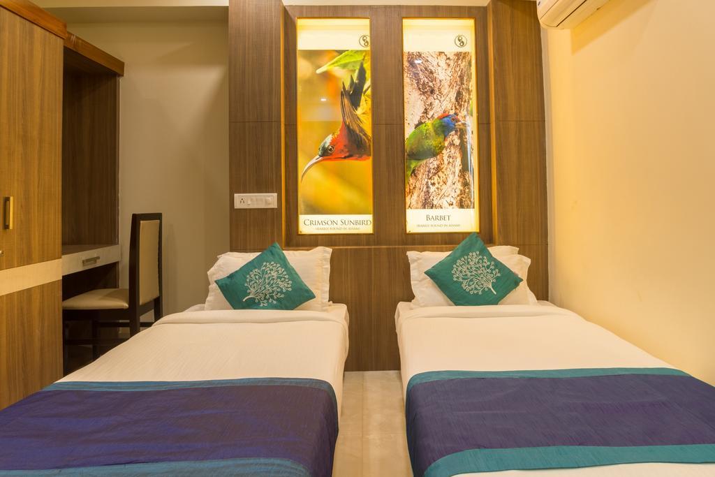 Hotel D' Sapphire กูวาฮาติ ภายนอก รูปภาพ