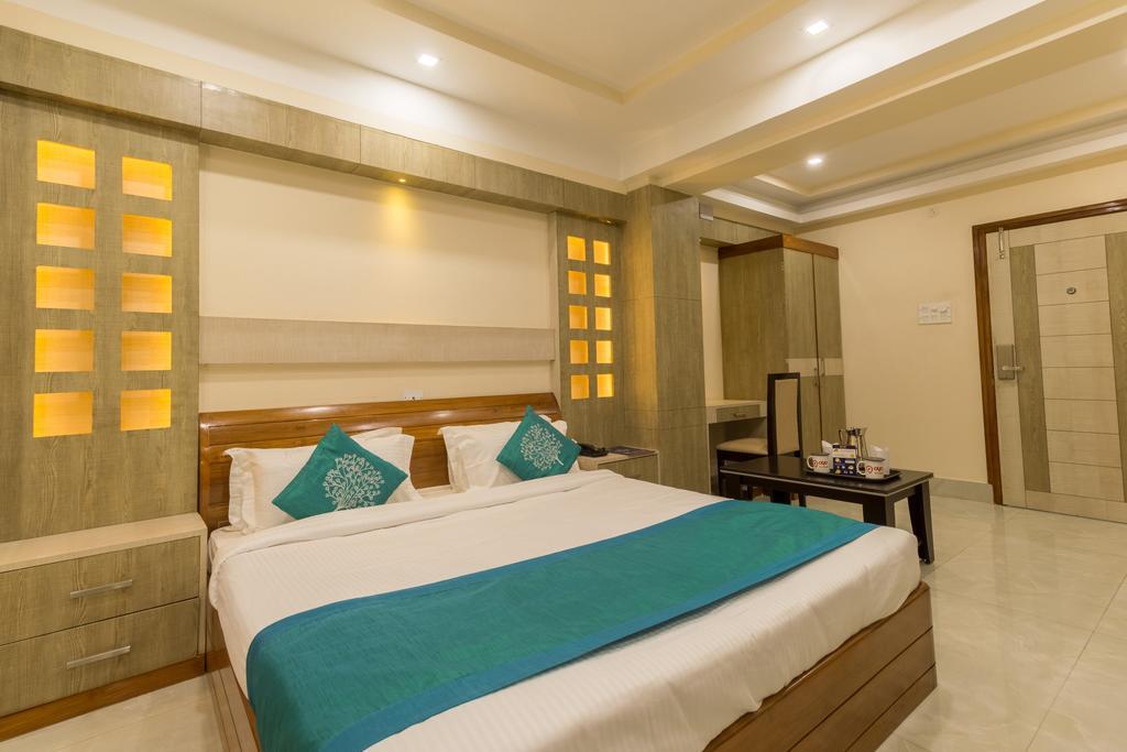 Hotel D' Sapphire กูวาฮาติ ภายนอก รูปภาพ