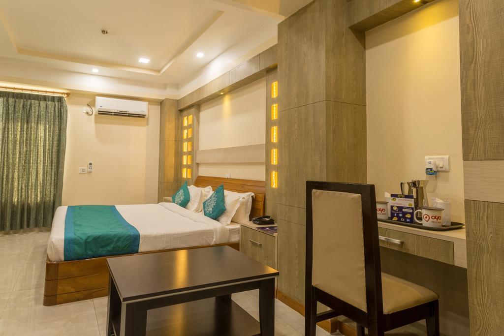 Hotel D' Sapphire กูวาฮาติ ภายนอก รูปภาพ